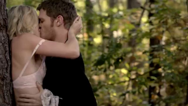 Candice Accola sexy kissing – The Vampire Diaries s05e11-12 (2014)